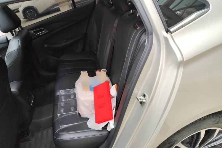 Used Roewe i5 2020 1.5L Automatic 4G Connect Luxury Flagship Edition Left Rear Seat