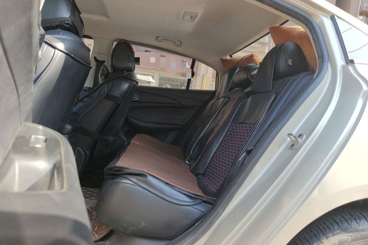 Used Roewe i5 2020 1.5L Automatic 4G Connect Luxury Flagship Edition Left Rear Seat