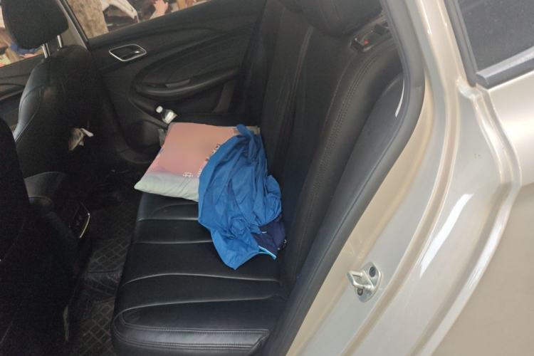 Used Roewe i5 2020 1.5L Automatic 4G Connected Linghao Edition Left Rear Seat