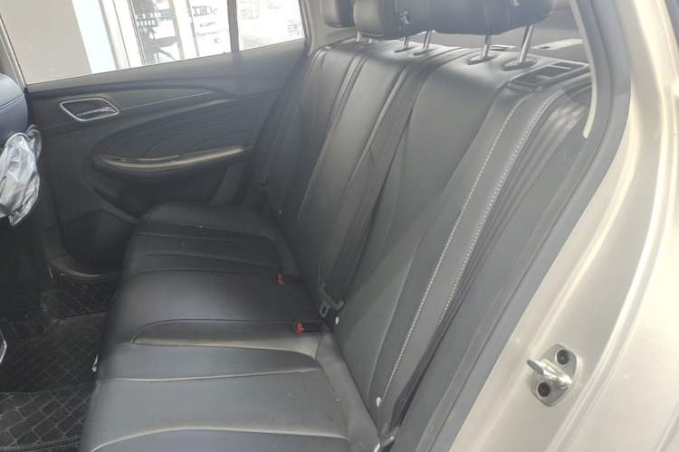 Used Roewe i5 2020 1.5L Automatic 4G Connect Luxury Flagship Edition Left Rear Seat