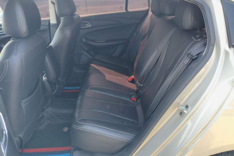 Used Roewe i5 2020 1.5L Manual 4G Connect Luxury Edition Left Rear Seat
