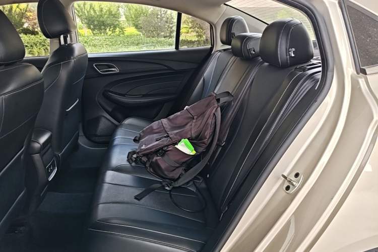Used Roewe i5 2020 1.5L Manual 4G Connect Leehao Flagship Edition Left Rear Seat