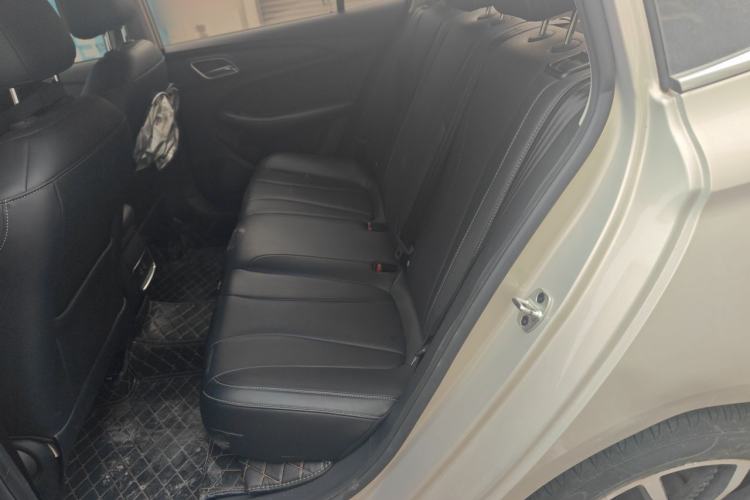 Used Roewe i5 2020 1.5L Automatic 4G Connect Luxury Flagship Edition Left Rear Seat