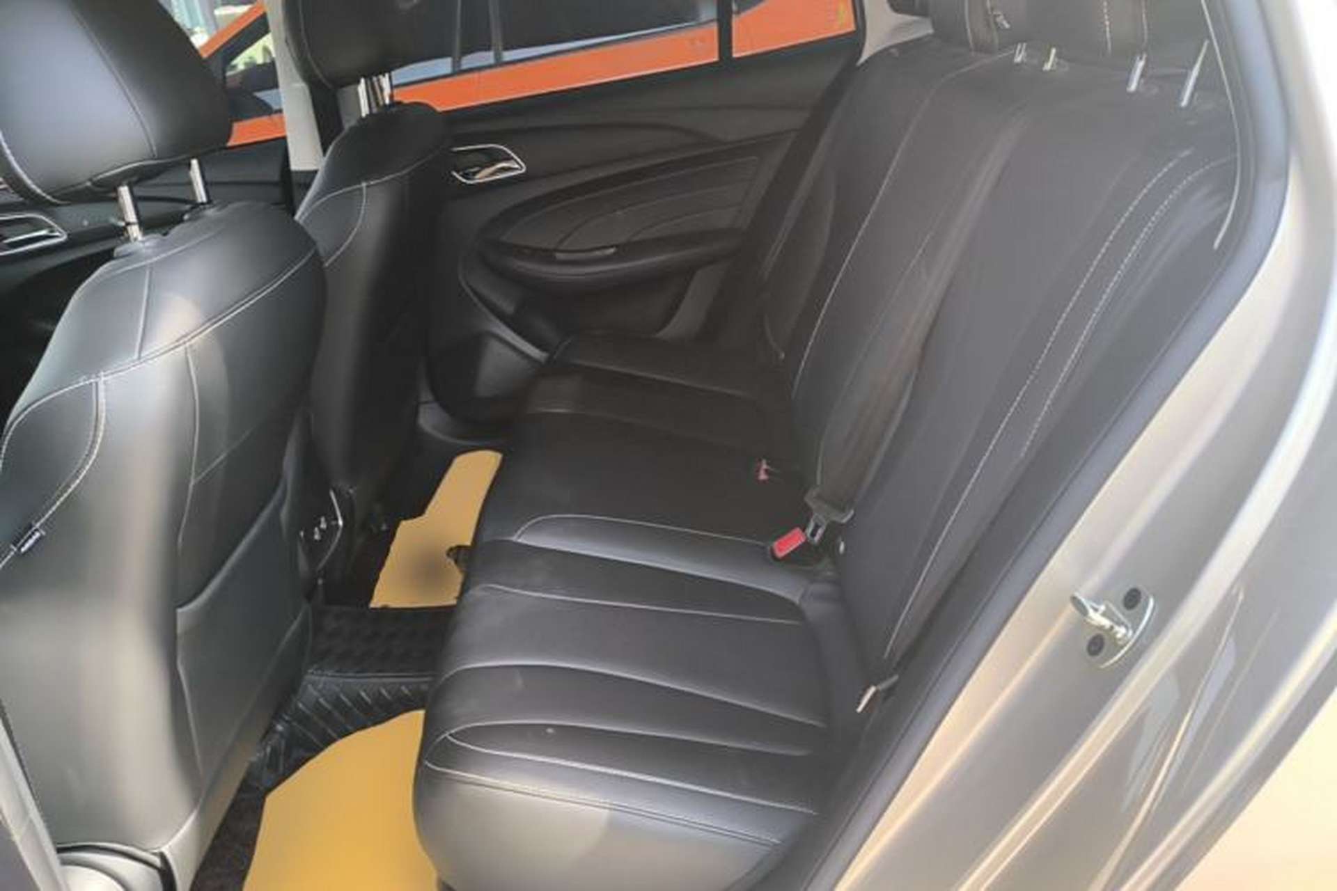 Used Roewe i5 2020 1.5L Automatic 4G Connect Luxury Flagship Edition Left Rear Seat