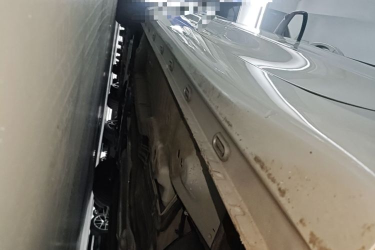 Used Roewe i5 2020 1.5L Automatic 4G Connect Luxury Flagship Edition Left Side Sill