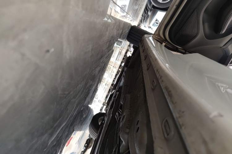 Used Roewe i5 2020 1.5L Automatic 4G Connect Luxury Flagship Edition Left Side Sill