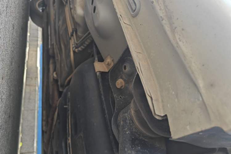 Used Roewe i5 2020 1.5L Manual 4G Connect Luxury Edition Left Side Sill