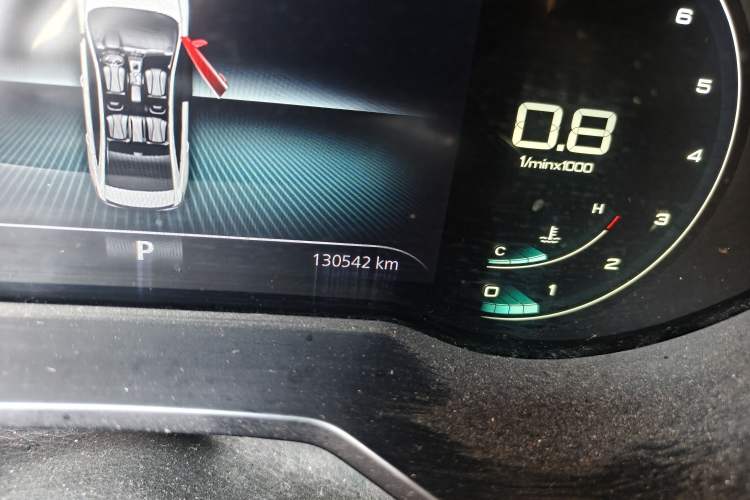 Used Roewe i5 2020 1.5L Automatic 4G Connect Luxury Flagship Edition Odometer Close Up