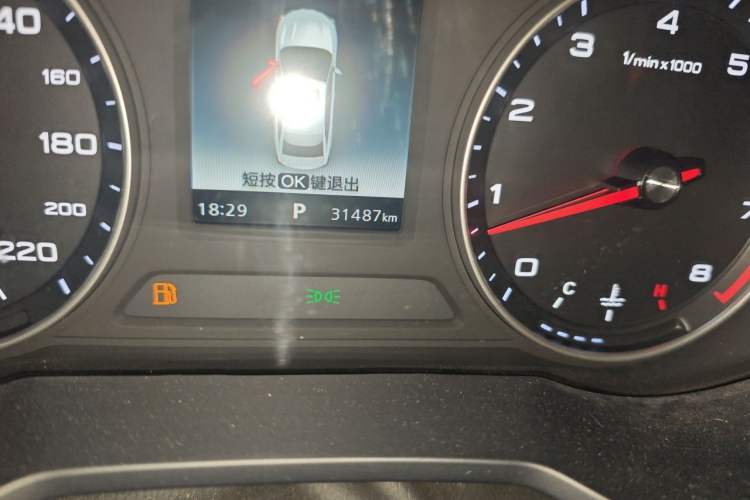 Used Roewe i5 2020 1.5L Automatic 4G Connected Linghao Edition Odometer Close Up
