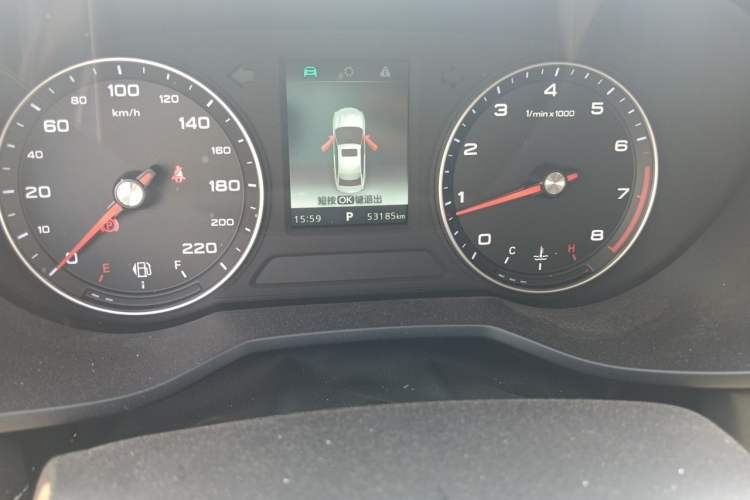 Used Roewe i5 2020 1.5L Automatic 4G Connected Linghao Edition Odometer Close Up