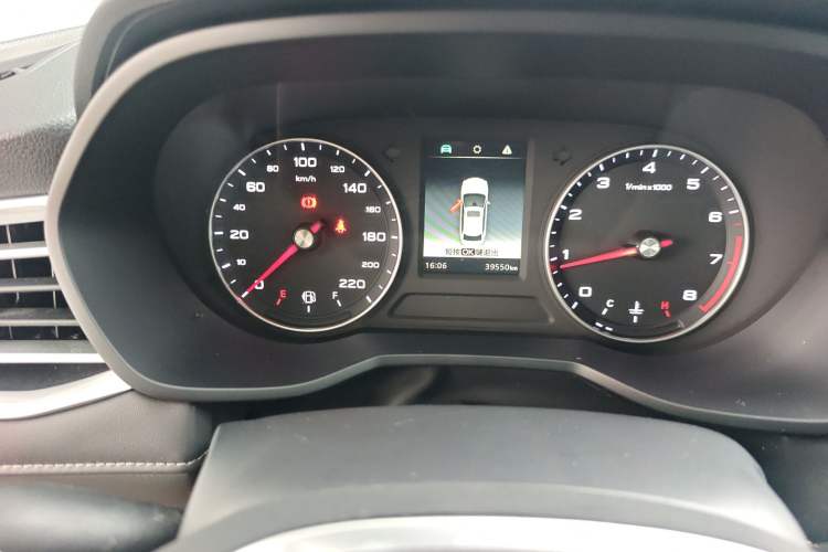 Used Roewe i5 2020 1.5L Manual 4G Connect Luxury Edition Odometer Close Up