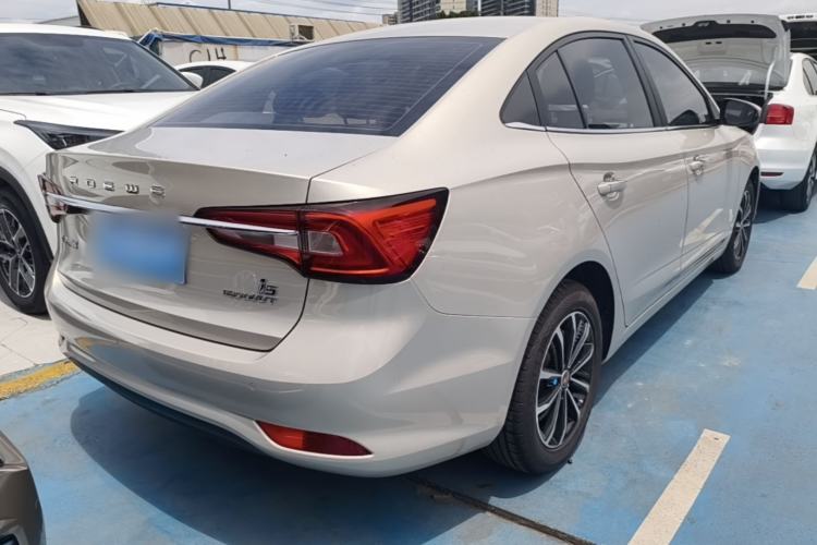 Used Roewe i5 2020 1.5L Automatic 4G Connect Luxury Flagship Edition Rear Right 45 Deg