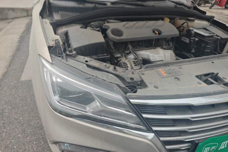 Used Roewe i5 2020 1.5L Automatic 4G Connect Luxury Flagship Edition Right Front Headlight
