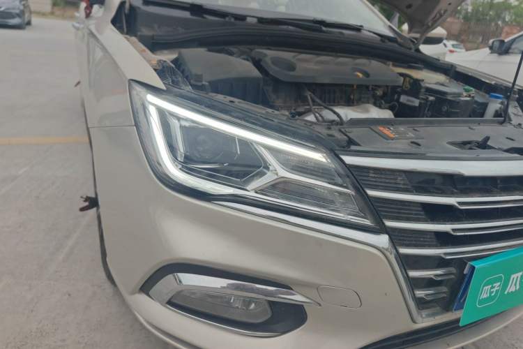 Used Roewe i5 2020 1.5L Manual 4G Connect Leehao Flagship Edition Right Front Headlight