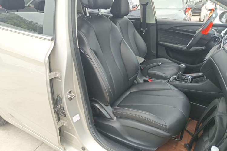 Used Roewe i5 2020 1.5L Manual 4G Connect Leehao Flagship Edition Right Front Seat