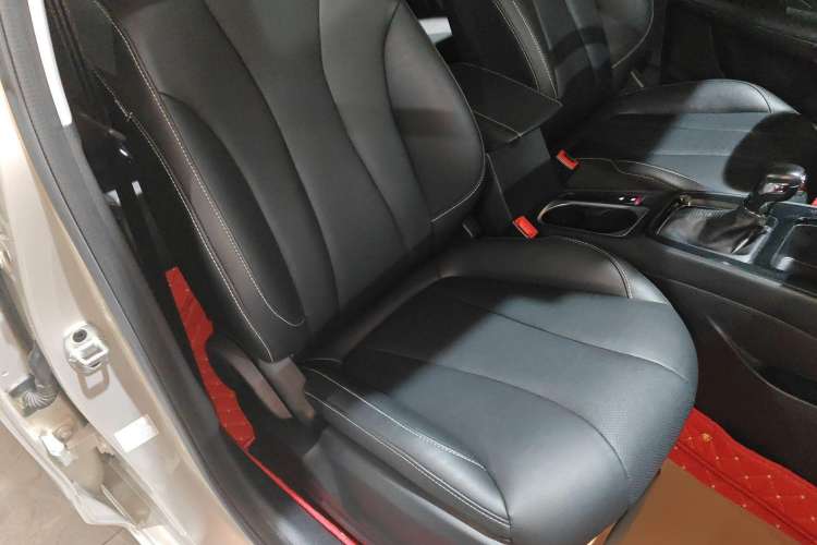 Used Roewe i5 2020 1.5L Automatic 4G Connect Luxury Flagship Edition Right Front Seat