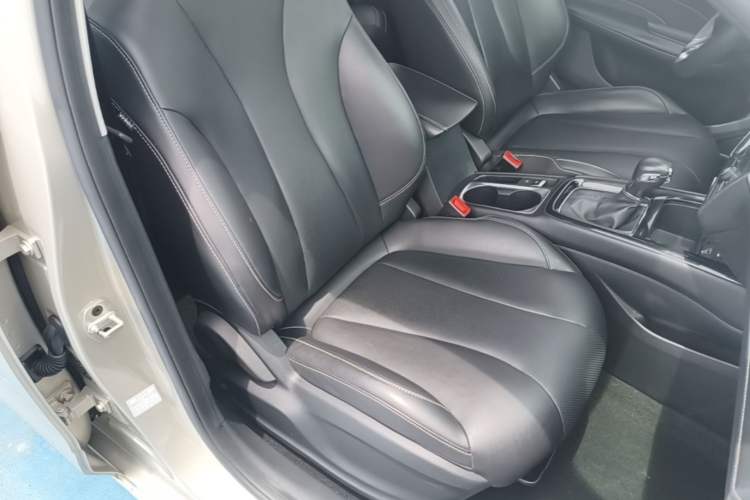 Used Roewe i5 2020 1.5L Automatic 4G Connect Luxury Flagship Edition Right Front Seat