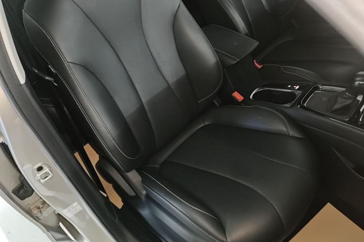 Used Roewe i5 2020 1.5L Automatic 4G Connect Luxury Flagship Edition Right Front Seat