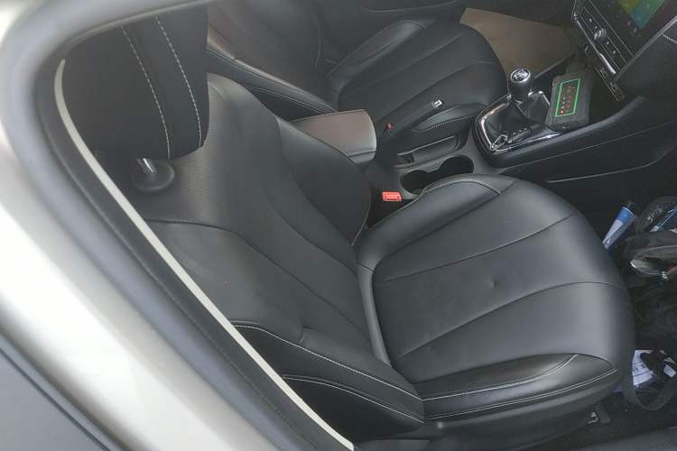 Used Roewe i5 2020 1.5L Manual 4G Connect Leehao Flagship Edition Right Front Seat