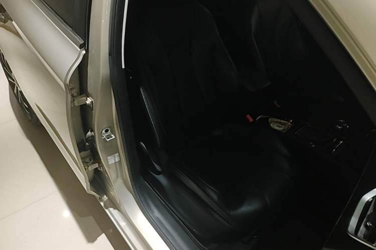 Used Roewe i5 2020 1.5L Automatic 4G Connect Luxury Flagship Edition Right Front Seat
