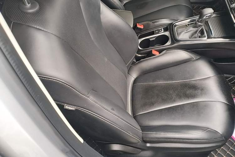 Used Roewe i5 2020 1.5L Automatic 4G Connect Luxury Flagship Edition Right Front Seat