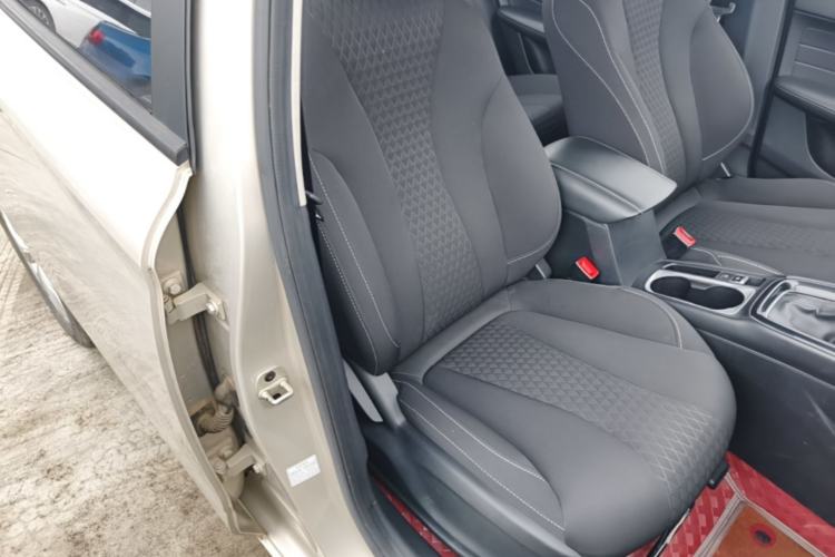 Used Roewe i5 2020 1.5L Automatic 4G Connected Linghao Edition Right Front Seat