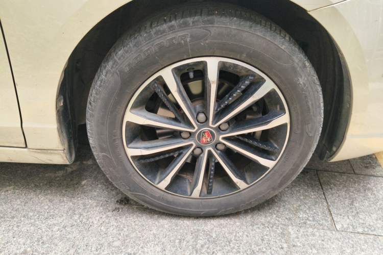 Used Roewe i5 2020 1.5L Automatic 4G Connected Leading Intelligent Driving Edition Right Front Wheel Hub