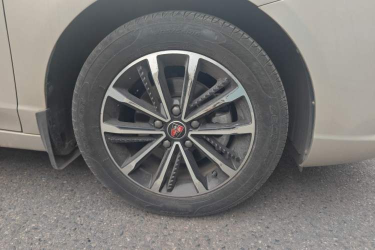 Used Roewe i5 2020 1.5L Automatic 4G Connect Luxury Flagship Edition Right Front Wheel Hub