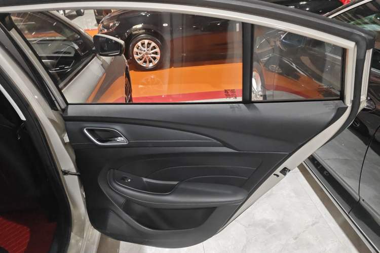 Used Roewe i5 2020 1.5L Automatic 4G Connect Luxury Flagship Edition Right Rear Door Interior