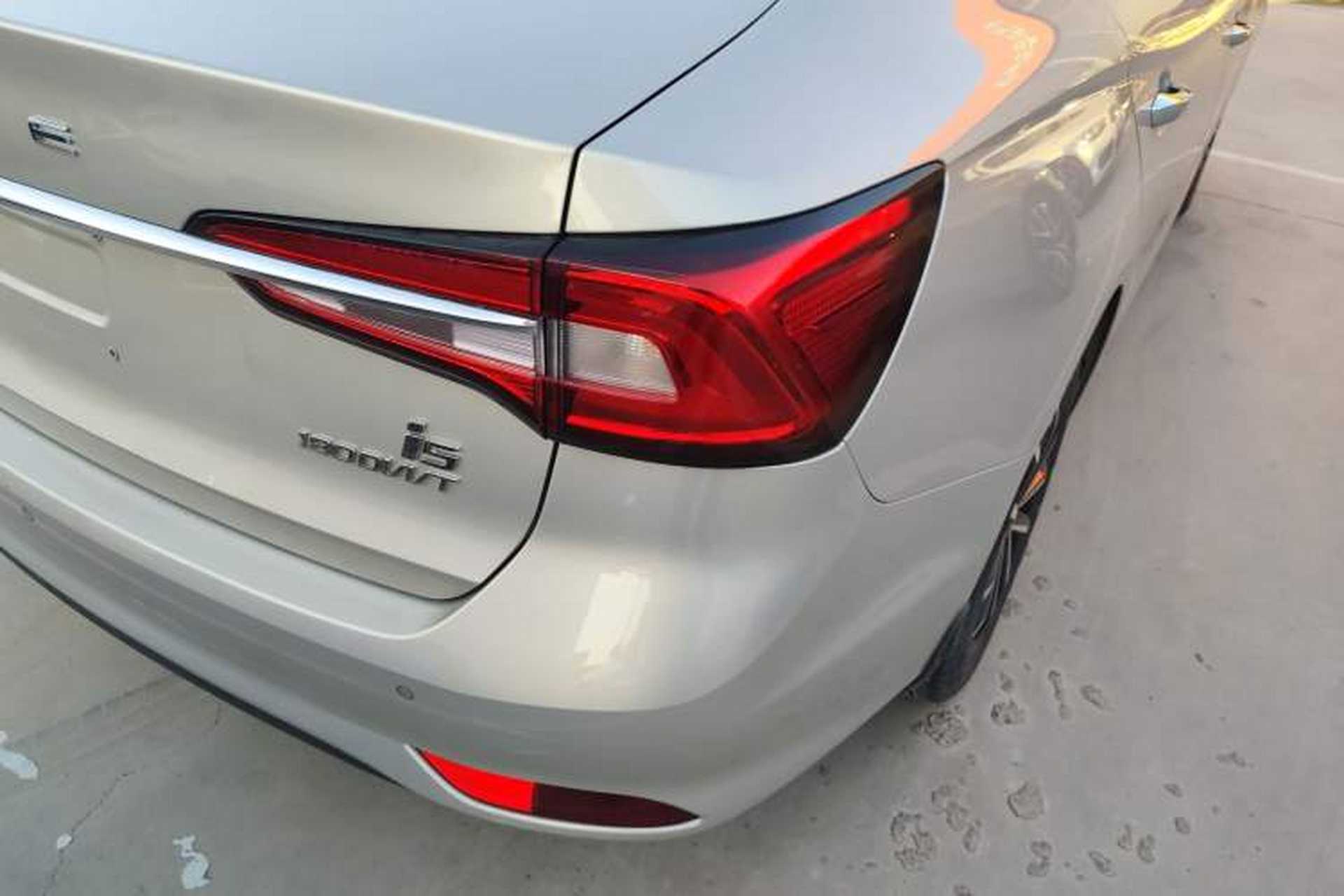 Used Roewe i5 2020 1.5L Automatic 4G Connect Luxury Flagship Edition Right Rear Taillight