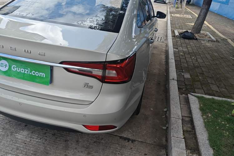 Used Roewe i5 2020 1.5L Manual 4G Connect Luxury Edition Right Rear Taillight