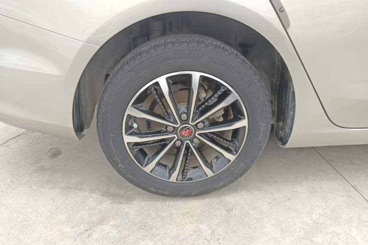 Used Roewe i5 2020 1.5L Manual 4G Connect Leehao Flagship Edition Right Rear Wheel Hub