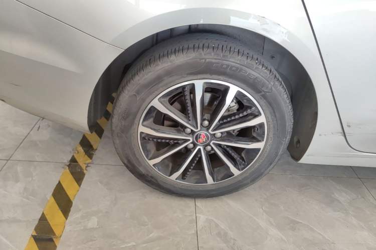 Used Roewe i5 2020 1.5L Automatic 4G Connect Luxury Flagship Edition Right Rear Wheel Hub