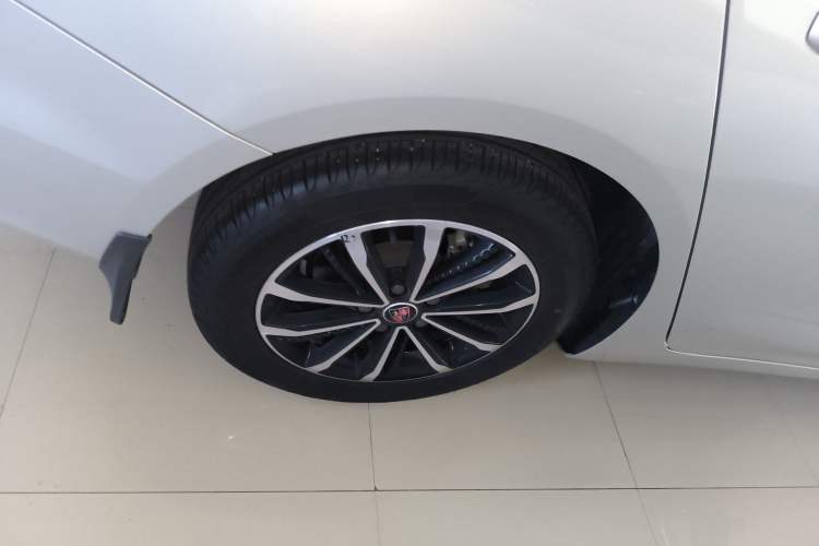Used Roewe i5 2020 1.5L Automatic 4G Connect Luxury Flagship Edition Right Rear Wheel Hub