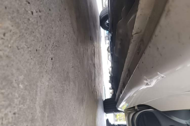 Used Roewe i5 2020 1.5L Automatic 4G Connect Luxury Flagship Edition Right Side Sill