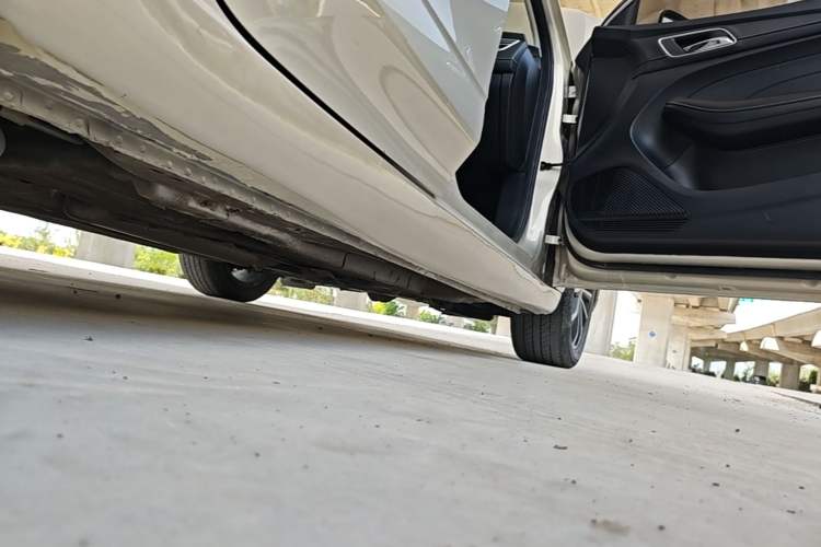Used Roewe i5 2020 1.5L Manual 4G Connect Leehao Flagship Edition Right Side Sill