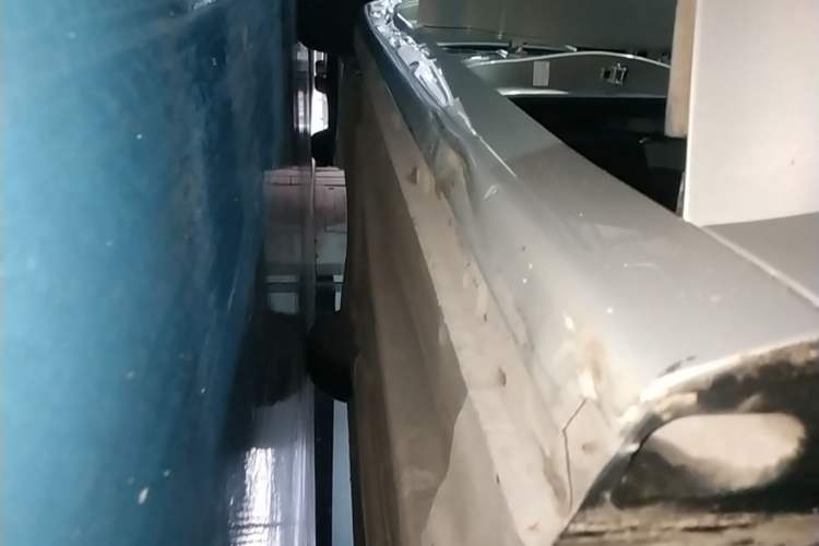 Used Roewe i5 2020 1.5L Manual 4G Connect Luxury Edition Right Side Sill