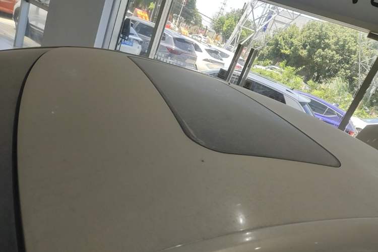 Used Roewe i5 2020 1.5L Automatic 4G Connect Luxury Flagship Edition Roof