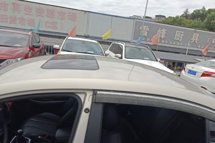 Used Roewe i5 2020 1.5L Manual 4G Connect Leehao Flagship Edition Roof