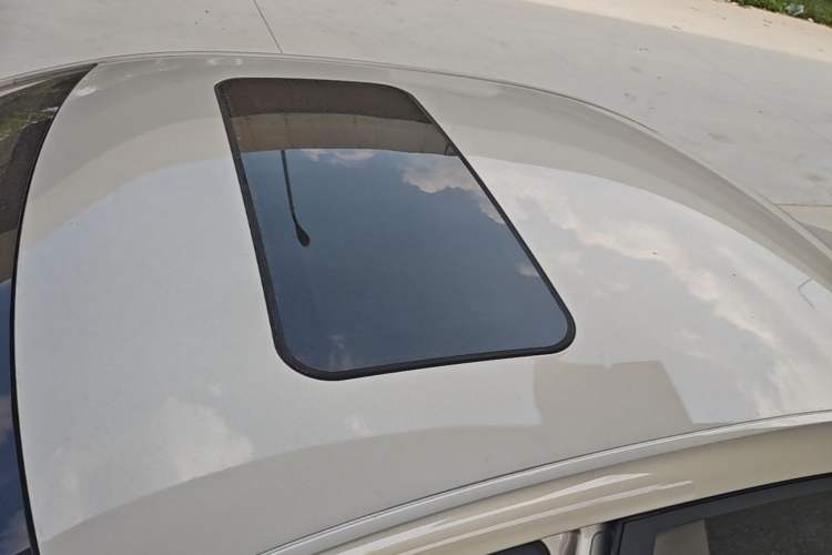 Used Roewe i5 2020 1.5L Manual 4G Connect Leehao Flagship Edition Roof