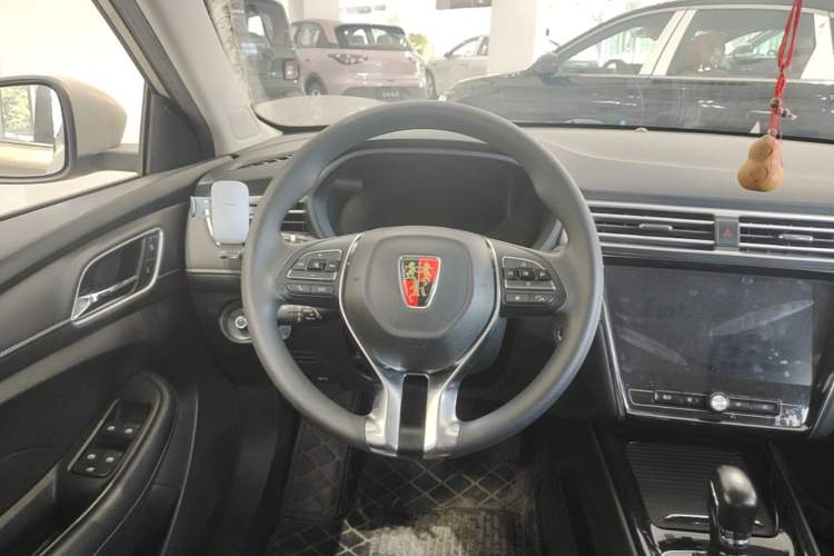 Used Roewe i5 2020 1.5L Automatic 4G Connect Luxury Flagship Edition Steering Wheel