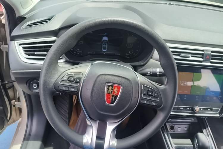 Used Roewe i5 2020 1.5L Automatic 4G Connect Luxury Flagship Edition Steering Wheel