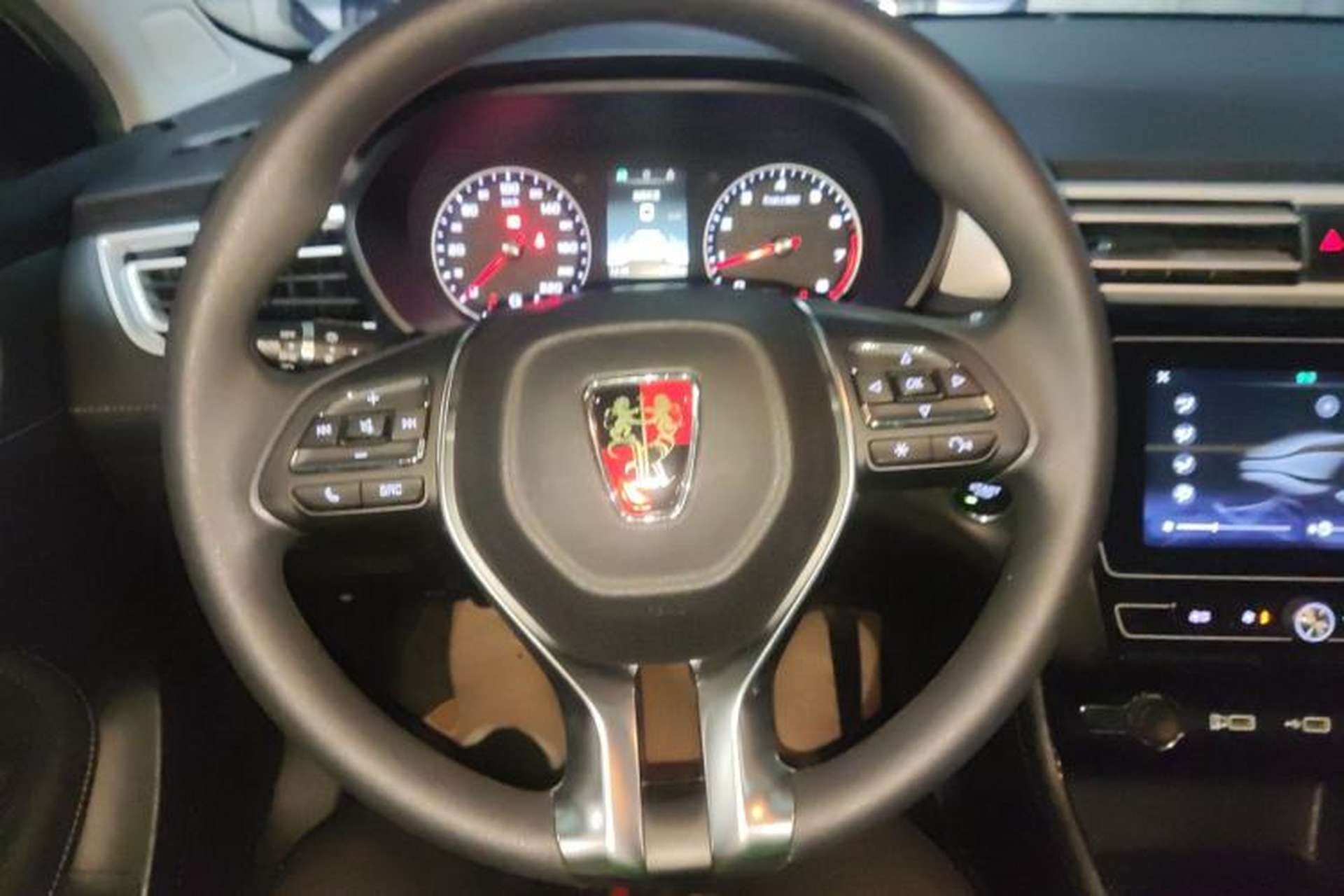 Used Roewe i5 2020 1.5L Manual 4G Connect Leehao Flagship Edition Steering Wheel
