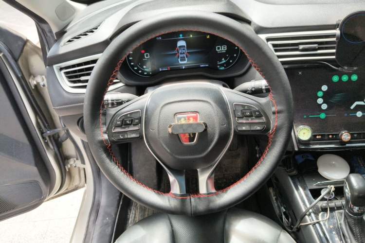 Used Roewe i5 2020 1.5L Automatic 4G Connected Leading Intelligent Driving Edition Steering Wheel
