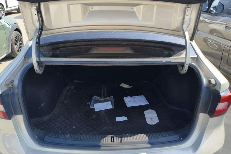 Used Roewe i5 2020 1.5L Manual 4G Connect Luxury Edition Trunk