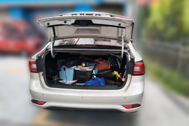 Used Roewe i5 2020 1.5L Automatic 4G Connected Leading Intelligent Driving Edition Trunk