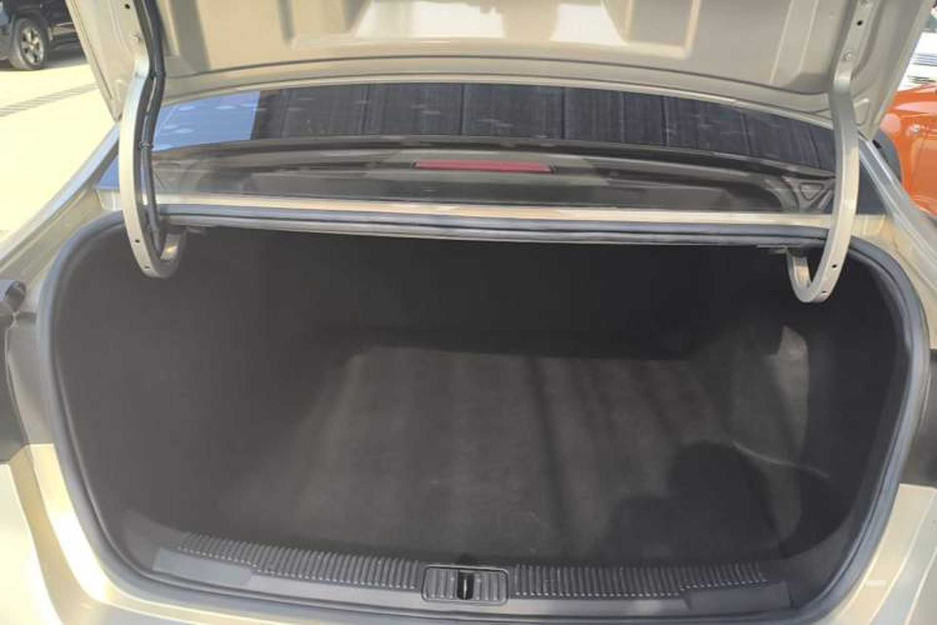 Used Roewe i5 2020 1.5L Automatic 4G Connect Luxury Flagship Edition Trunk