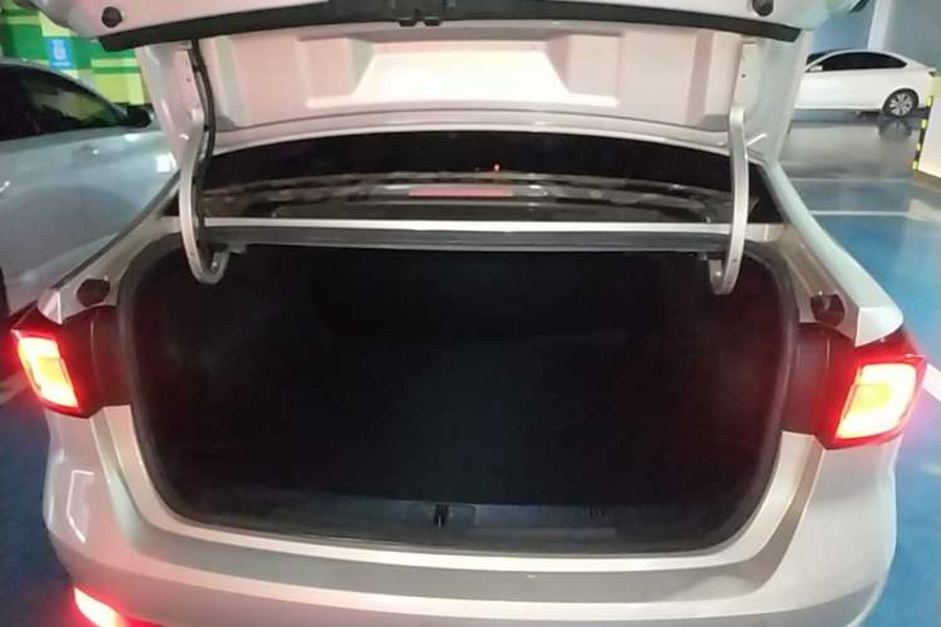 Used Roewe i5 2020 1.5L Manual 4G Connect Luxury Edition Trunk