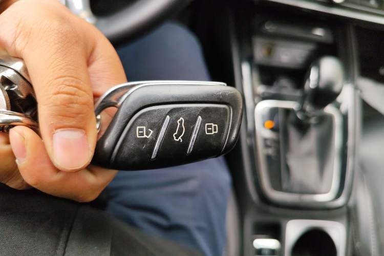 Used Roewe i5 2020 1.5L Automatic 4G Connect Luxury Flagship Edition Vehicle Key