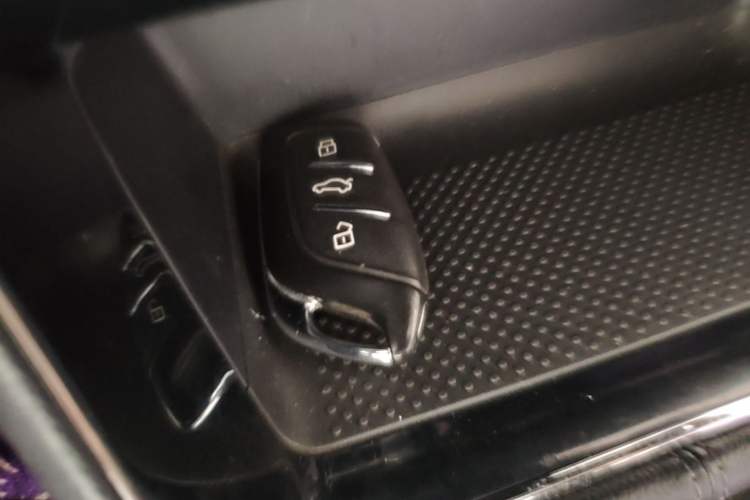 Used Roewe i5 2020 1.5L Manual 4G Connect Leehao Flagship Edition Vehicle Key